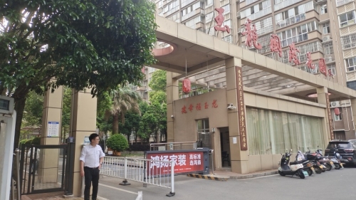 湖南省寧鄉(xiāng)市玉龍國(guó)際花園人臉識(shí)別廣告門系統(tǒng)順利通過(guò)驗(yàn)收！